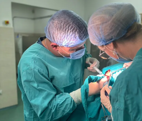 Oralnohirurška intervencija u ordinaciji Krunić